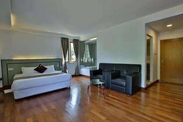 Stüdyo, Bahçe Manzaralı