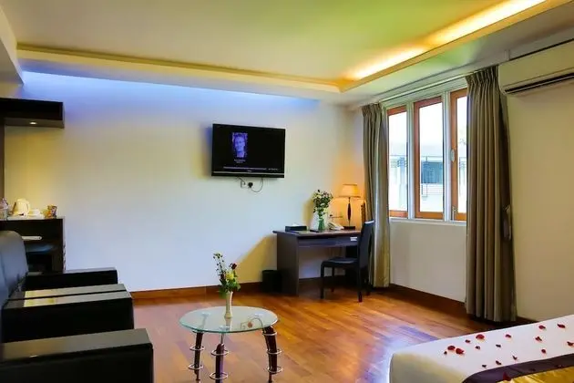 Stüdyo, Bahçe Manzaralı