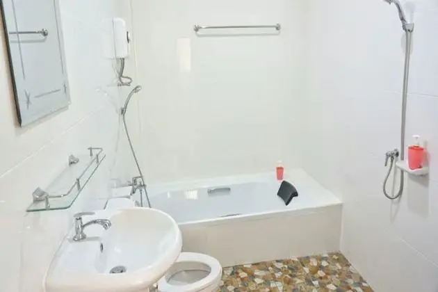 Double Room with Bathtub, Garden View