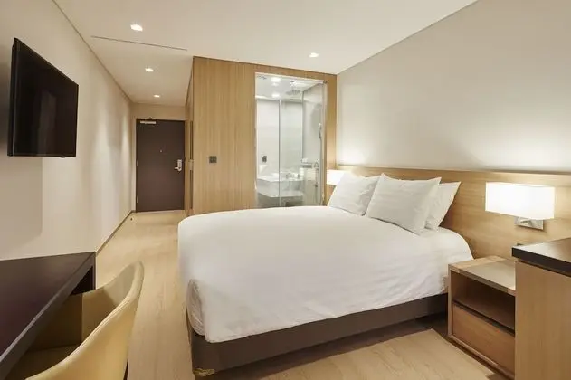 Deluxe Tek Büyük Yataklı Oda, Göl Manzaralı (Pool access not included)