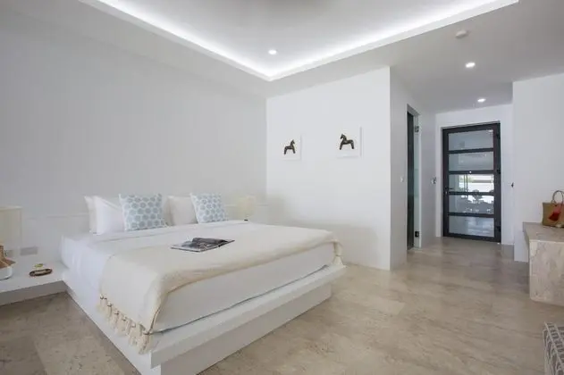 1 Bedroom Pool Suite