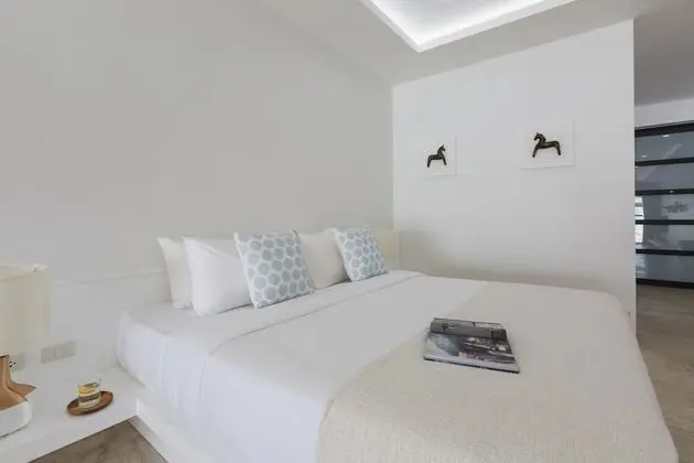 1 Bedroom Pool Suite