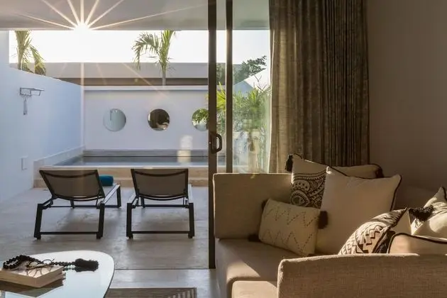 1 Bedroom Pool Suite