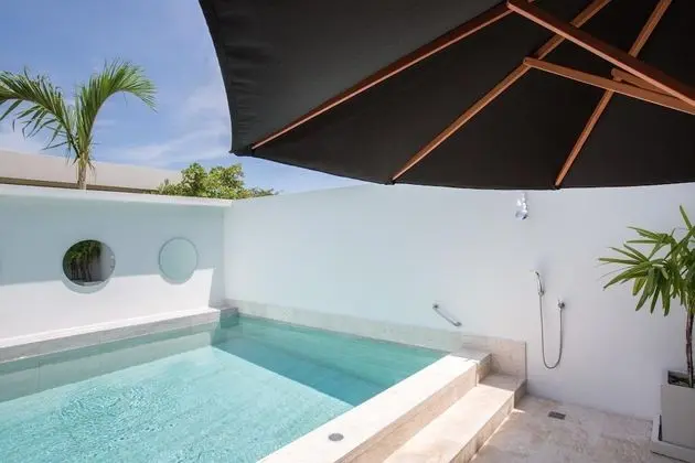 1 Bedroom Pool Suite
