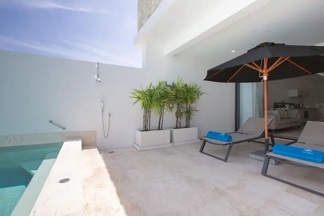 1 Bedroom Pool Suite