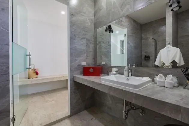 1 Bedroom Pool Suite
