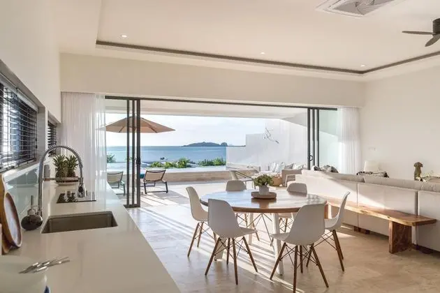 2 Bedroom Sea View Pool Suite