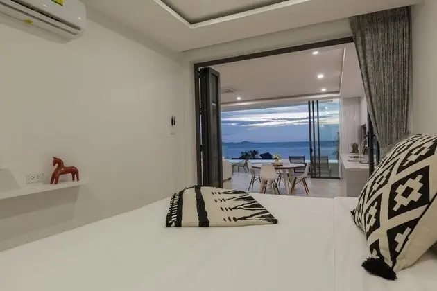 2 Bedroom Sea View Pool Suite
