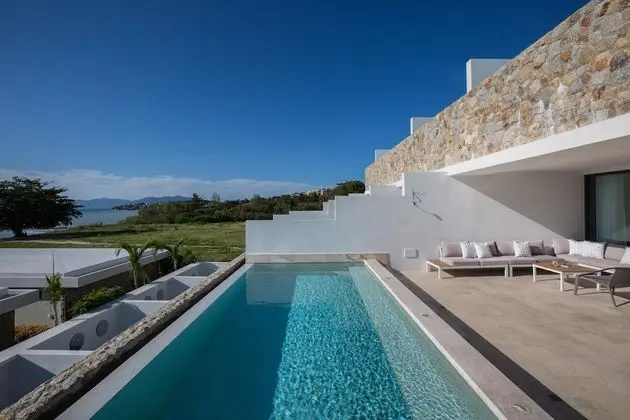 2 Bedroom Sea View Pool Suite
