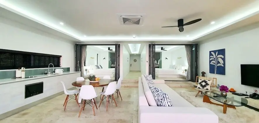 2 Bedroom Sea View Pool Suite