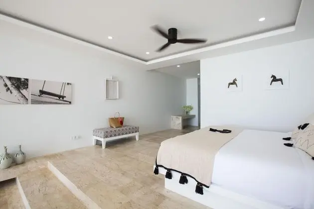 Penthouse 1 Bedroom Sea View Pool Suite