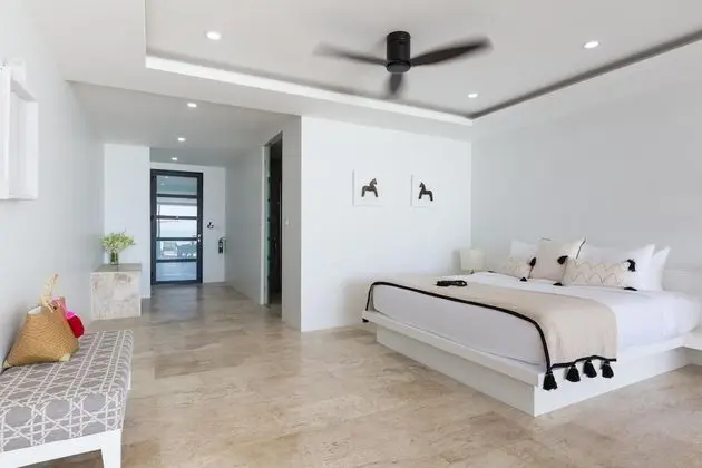 Penthouse 1 Bedroom Sea View Pool Suite