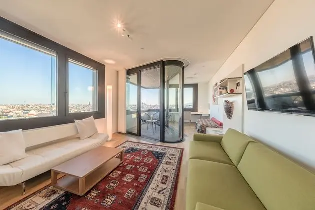 City View, Rooftop Apartment with Sauna