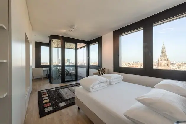 City View, Rooftop Apartment with Sauna