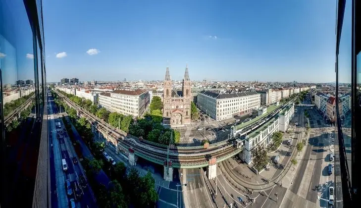 City View, Rooftop Apartment with Sauna