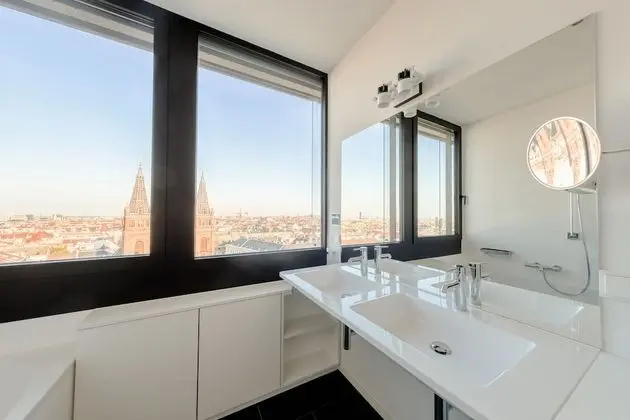 City View, Rooftop Apartment with Sauna