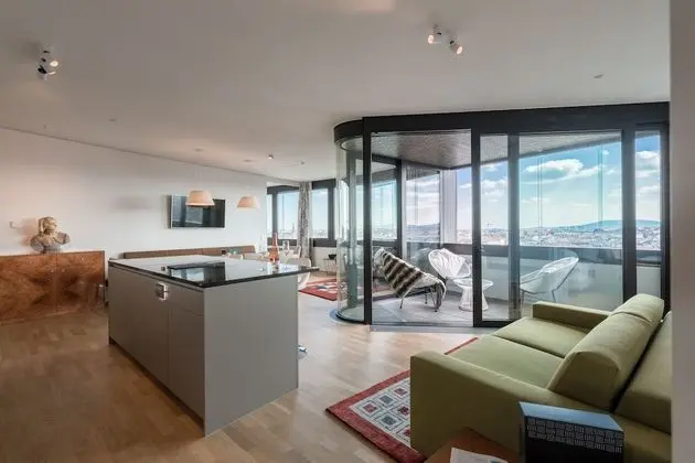 South View, Rooftop Apartment