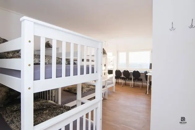 Shared Dormitory, 10 People