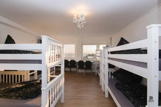 Shared Dormitory, 8 People