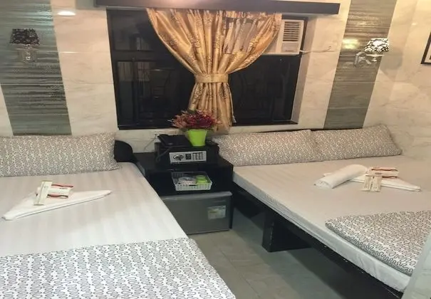 Üç Kişilik Oda