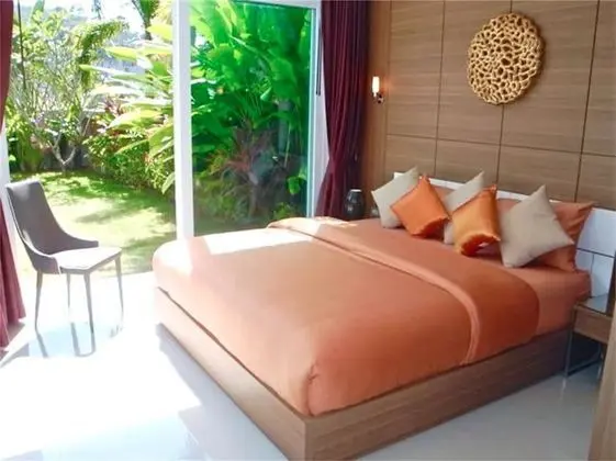 Villa, 2 Yatak Odası, Havuz Kenarı