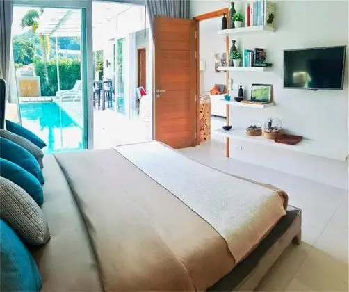 Villa, 2 Yatak Odası, Havuz Kenarı