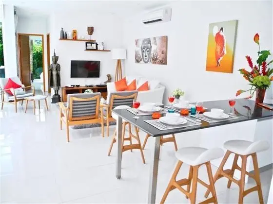 Villa, 2 Yatak Odası, Havuz Kenarı