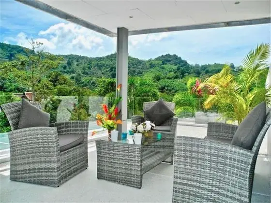Villa, 2 Yatak Odası, Havuz Kenarı