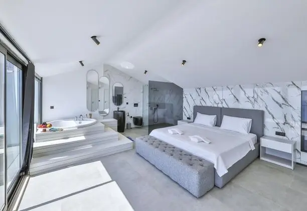 Villa 4+1 Oda-Özel Havuzlu, Deniz Manzaralı, Jakuzili