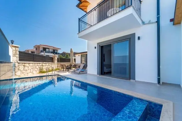 https://images.odamax.com/img/1920x1080/odamax/image/upload/Skyline_Villas_202609011225476__FRT0907.jpg