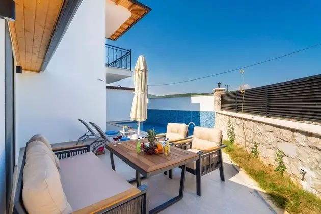 https://images.odamax.com/img/1920x1080/odamax/image/upload/Skyline_Villas_202609011225506__FRT0913.jpg