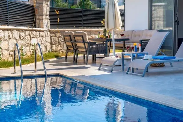 https://images.odamax.com/img/1920x1080/odamax/image/upload/Skyline_Villas_202609011225551__FRT0916.jpg
