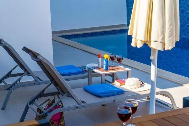 https://images.odamax.com/img/1920x1080/odamax/image/upload/Skyline_Villas_202609011225596__FRT0920.jpg