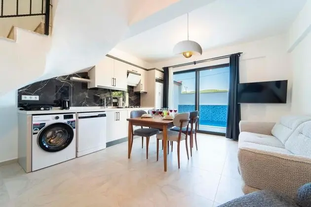 https://images.odamax.com/img/1920x1080/odamax/image/upload/Skyline_Villas_202609011226126__FRT0944_HDR.jpg