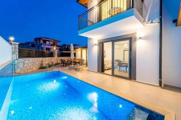 https://images.odamax.com/img/1920x1080/odamax/image/upload/Skyline_Villas_202609011226200__FRT1051.jpg