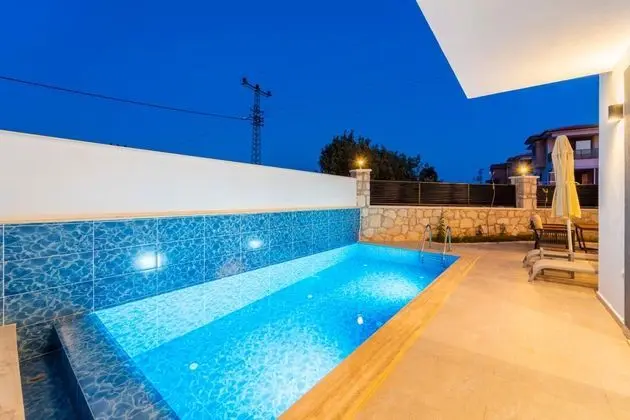 https://images.odamax.com/img/1920x1080/odamax/image/upload/Skyline_Villas_202609011226217__FRT1053.jpg