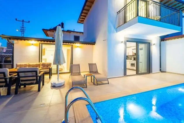 https://images.odamax.com/img/1920x1080/odamax/image/upload/Skyline_Villas_202609011226248__FRT1055.jpg