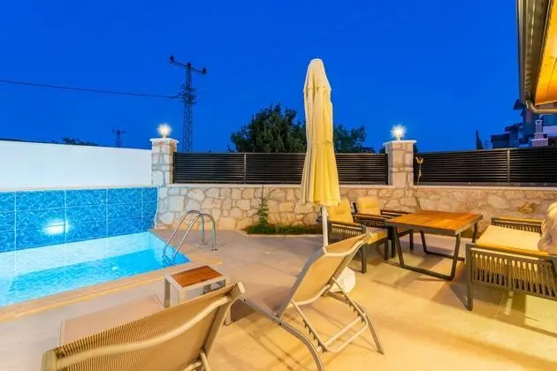 https://images.odamax.com/img/1920x1080/odamax/image/upload/Skyline_Villas_202609011226281__FRT1057.jpg