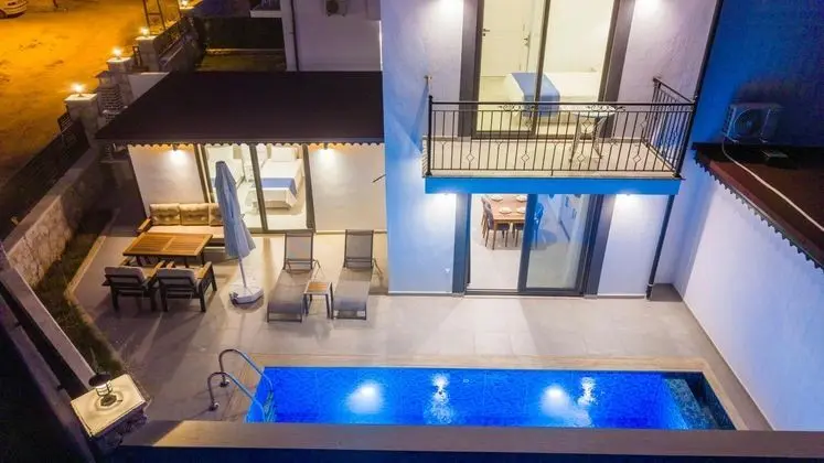 https://images.odamax.com/img/1920x1080/odamax/image/upload/Skyline_Villas_202609011226335_DJI_20260711210206_0316_D.jpg