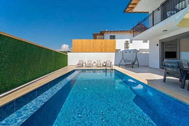 https://images.odamax.com/img/1920x1080/odamax/image/upload/Skyline_Villas_202609011245132__FRT0852.jpg