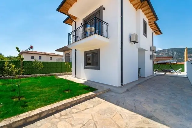 https://images.odamax.com/img/1920x1080/odamax/image/upload/Skyline_Villas_202609011245164__FRT0854.jpg
