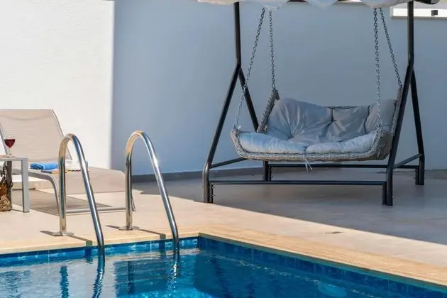 https://images.odamax.com/img/1920x1080/odamax/image/upload/Skyline_Villas_202609011245254__FRT0868.jpg