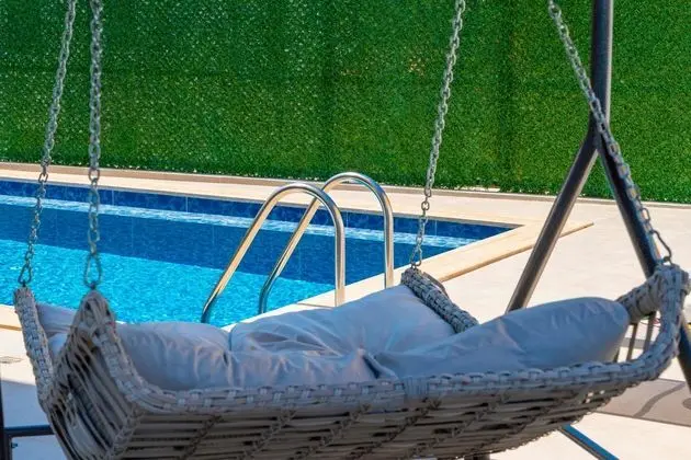 https://images.odamax.com/img/1920x1080/odamax/image/upload/Skyline_Villas_202609011245340__FRT0878.jpg
