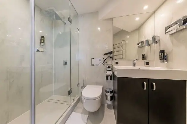Comfort Tek Büyük Yataklı Oda
