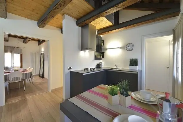 Apart Daire, 1 Yatak Odası, Teras, Kanal Manzaralı