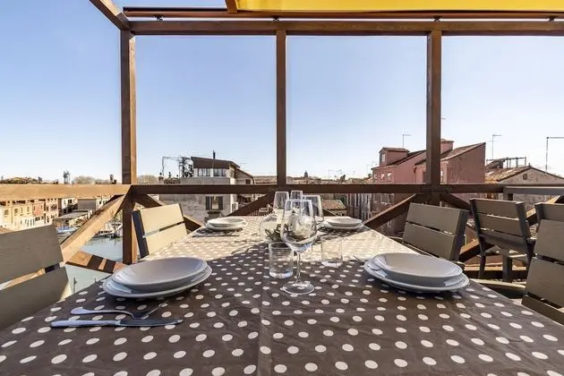Apart Daire, 1 Yatak Odası, Teras, Kanal Manzaralı