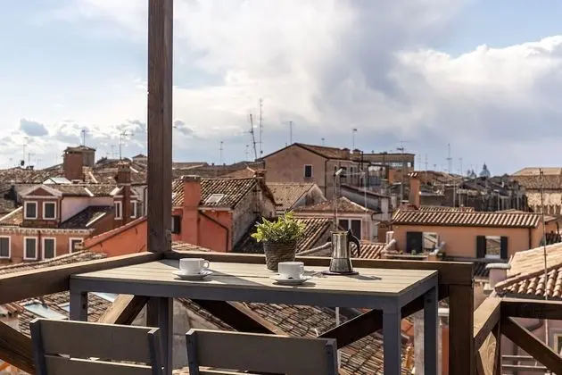 Apart Daire, 1 Yatak Odası, Teras, Kanal Manzaralı