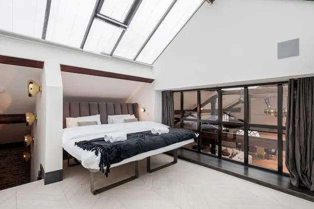 Exclusive Apart Daire, Nehir Manzaralı (Metro 607)