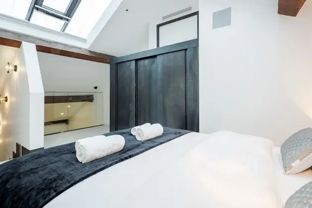 Exclusive Apart Daire, Nehir Manzaralı (Metro 607)