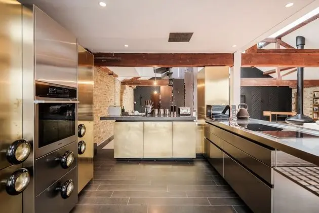 Exclusive Apart Daire, Nehir Manzaralı (Metro 607)